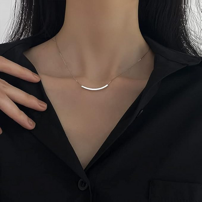 Lara | Minimalist Plate Pendant | Silver Necklace